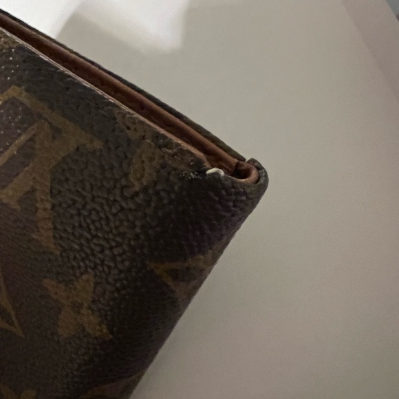 Vintage Louis Vuitton Monogram Wallet - Picture 11 of 11